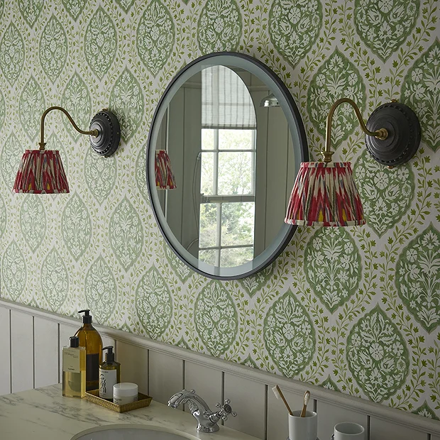 Heritage Newick Black 590mm Illuminated Circular Mirror With Demister Pad 3 Heritage Newick Black 590mm Illuminated Circular Mirror With Demister Pad